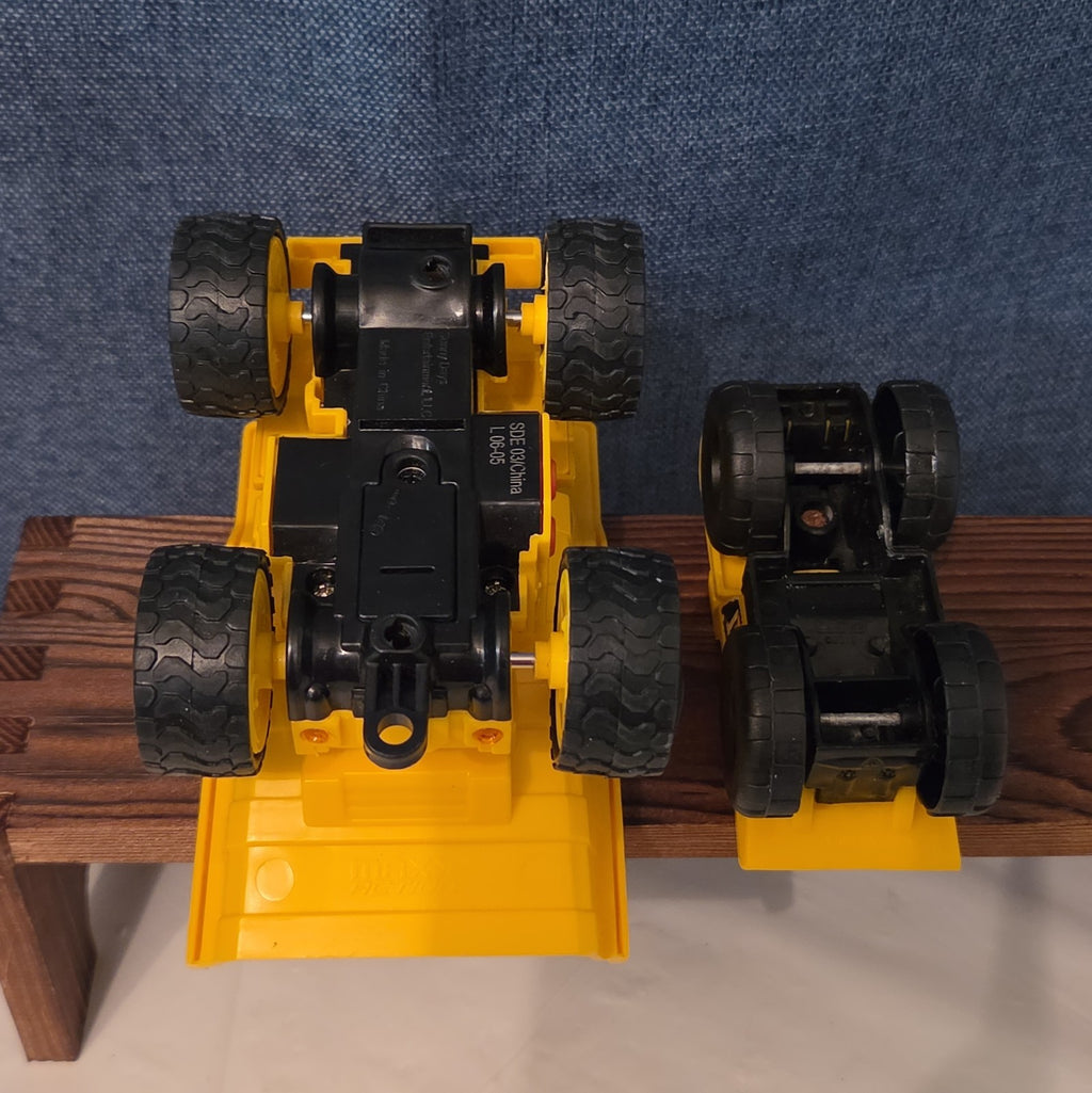 Toy Dump Truck Lot of 2 CAT & DIG 2500 Plastic Sandbox Vehicles