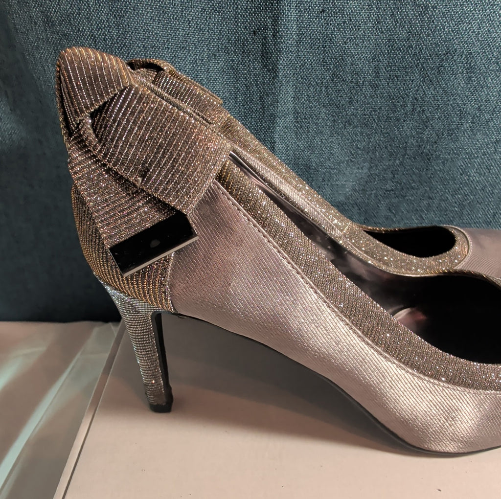 J Renee Silver Sparkly Bow Pumps 8.5 M Pointed Toe Metallic Satin