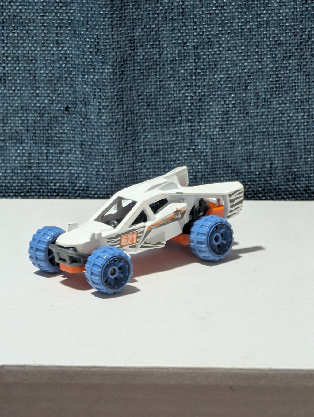 Hot Wheels Dune It Up (2018) | HW 50th Race Team Buggy | White #621 | Loose
