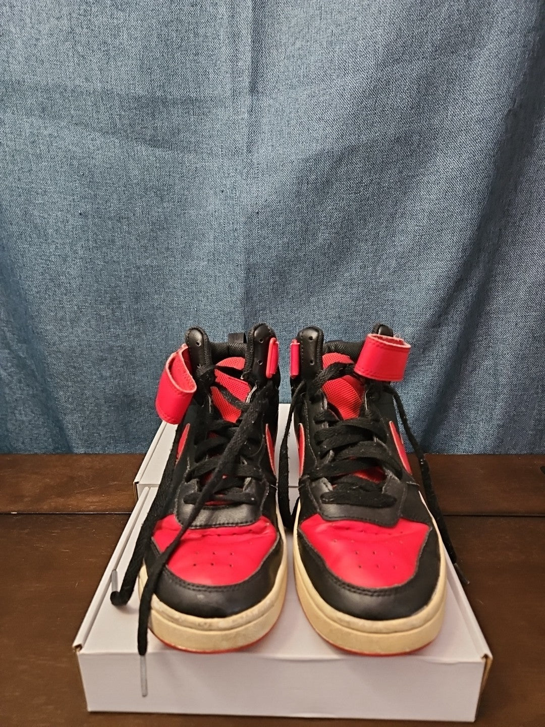 Nike Court Borough Mid 2 GS Bred Black University Red Size 6Y