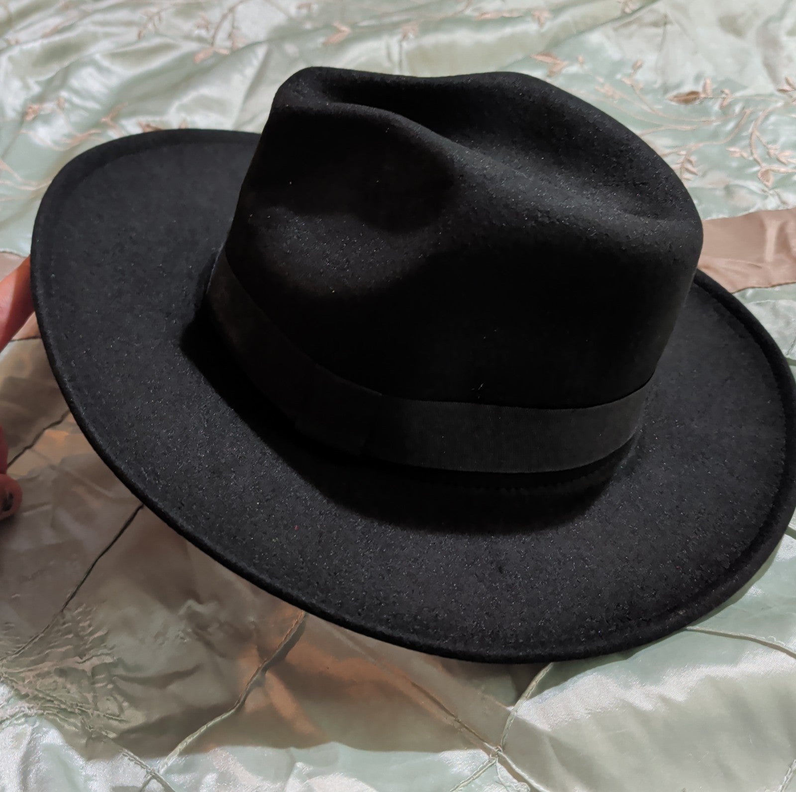 Cutely Covered Pink Bottom Black Cowboy Hat Felt Wide Brim Fedora Medium Used