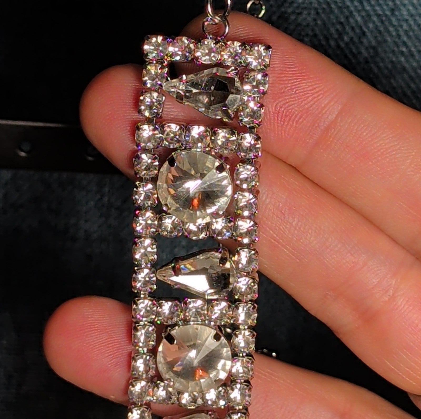 Beautiful Vintage Rhinestone Bracelet 7” w/Safety Chain   403J