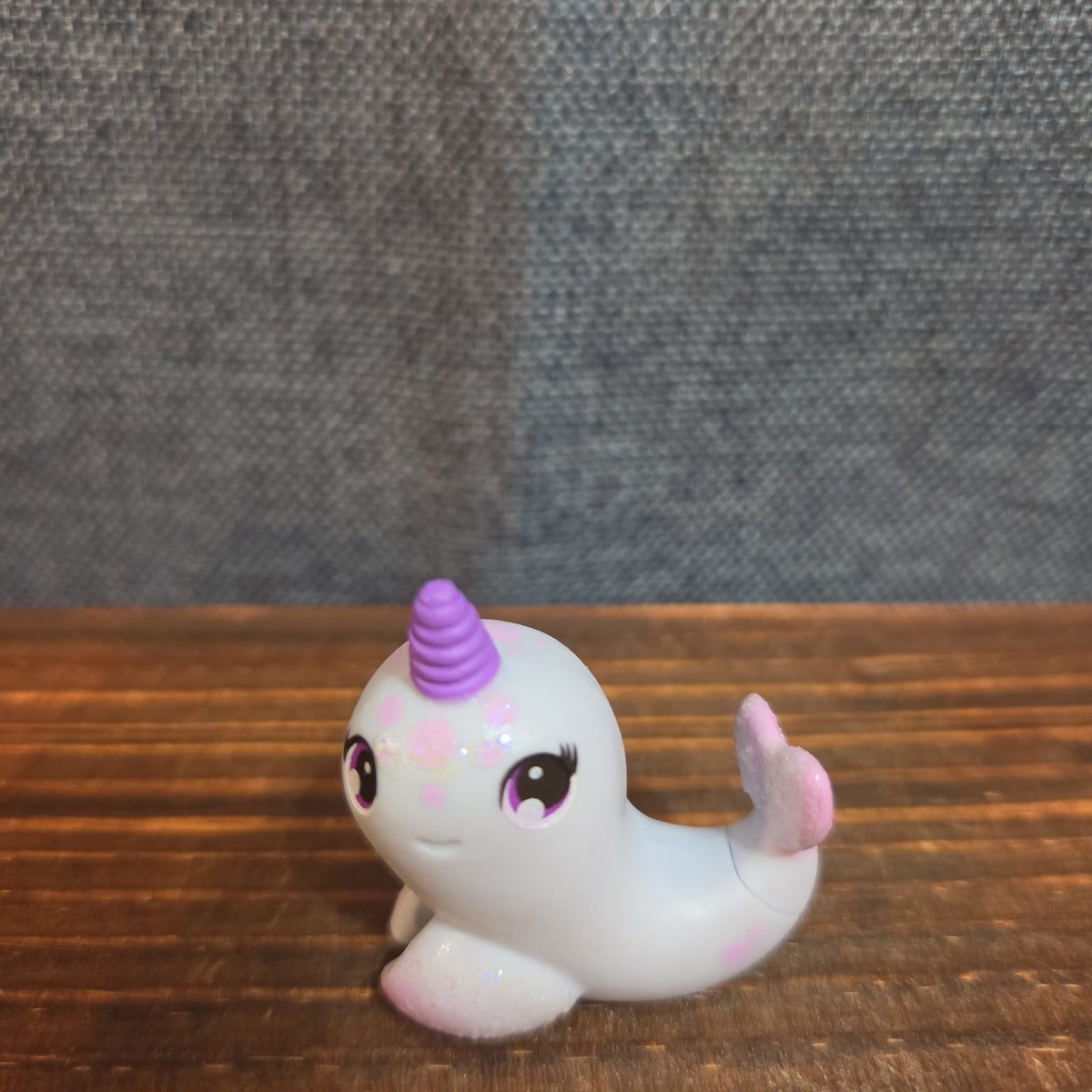 WowWee Fingerlings Minis Nelly Narwhal Series 3 Plastic Figure