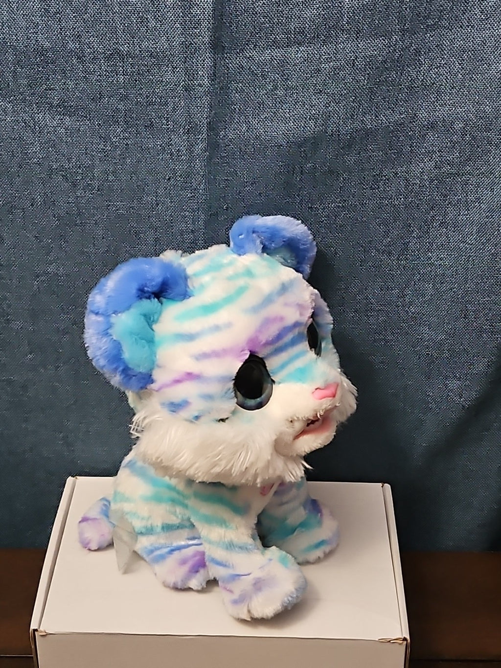 FurReal North Sabertooth Kitty | Interactive Plush Pet | Shivers & Chatters