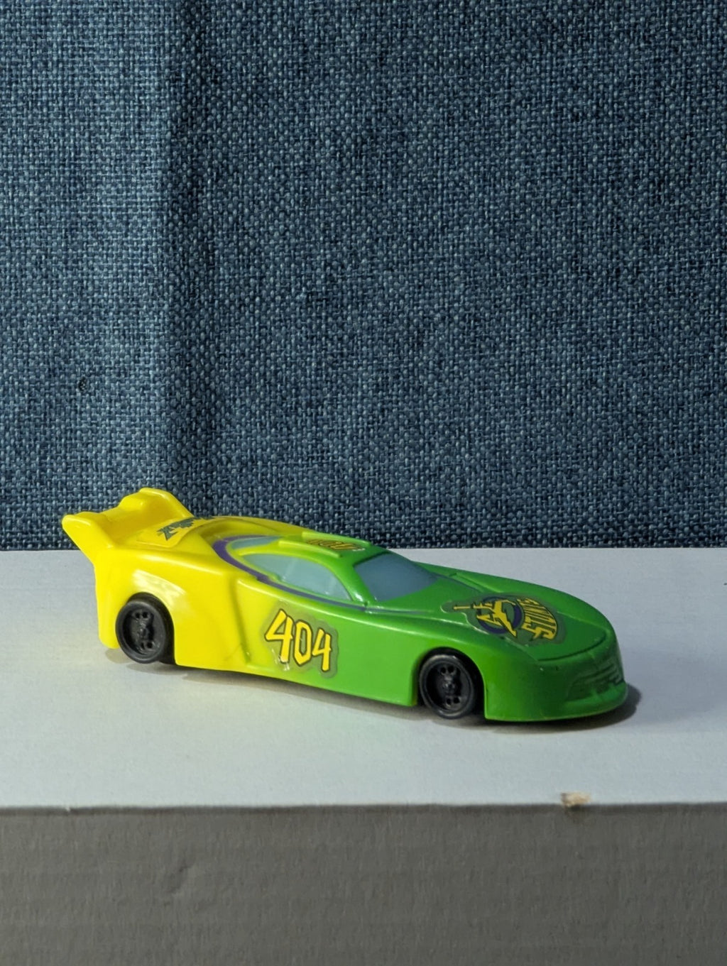NASCAR Racers STUNTS #404 Fastex Car 2001 McDonald's Wendy's Pullback Toy
