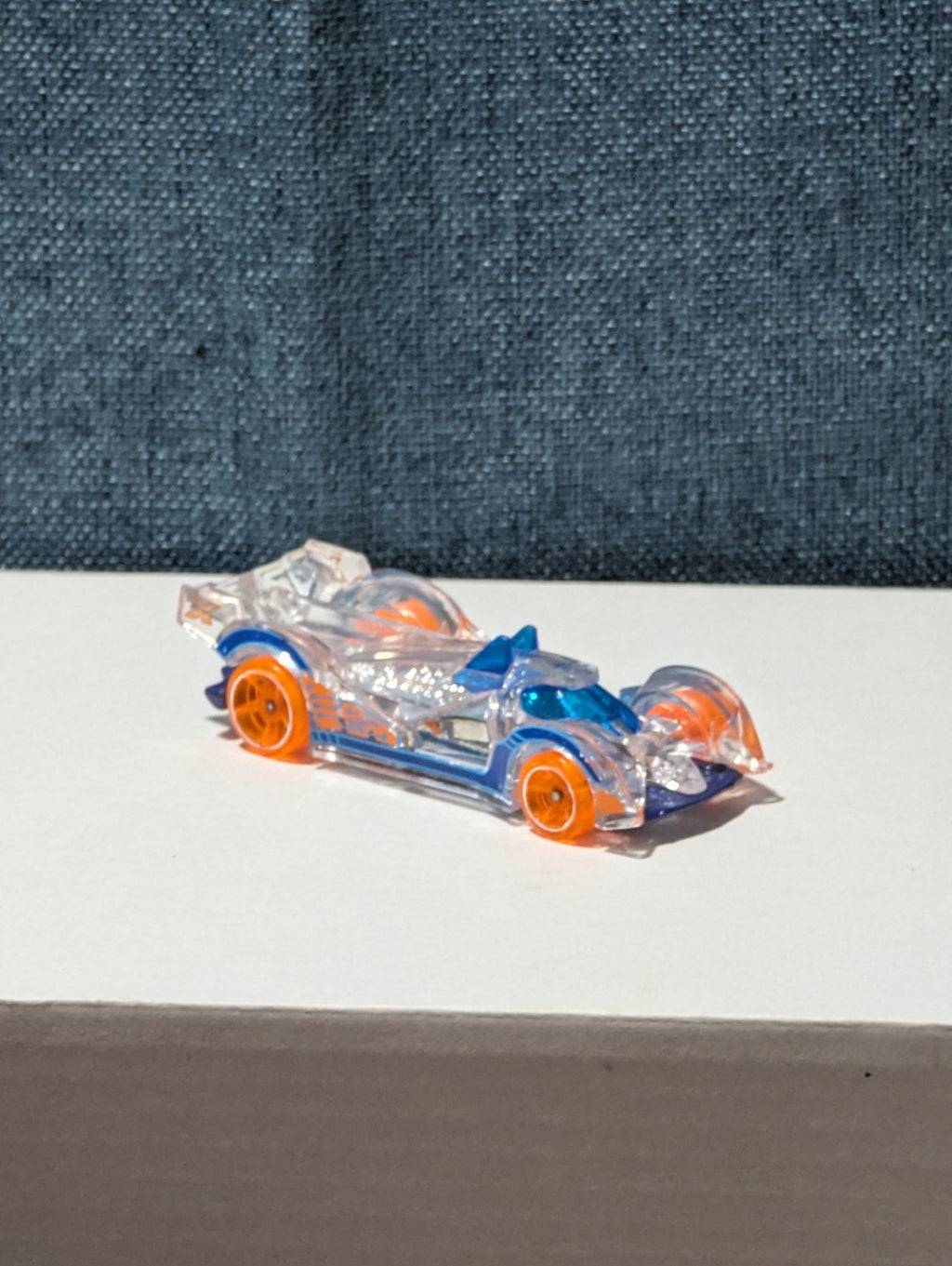 Hot Wheels Hi-Tech Missile | 2014 X-Raycers Clear & Blue | Fast Track Car