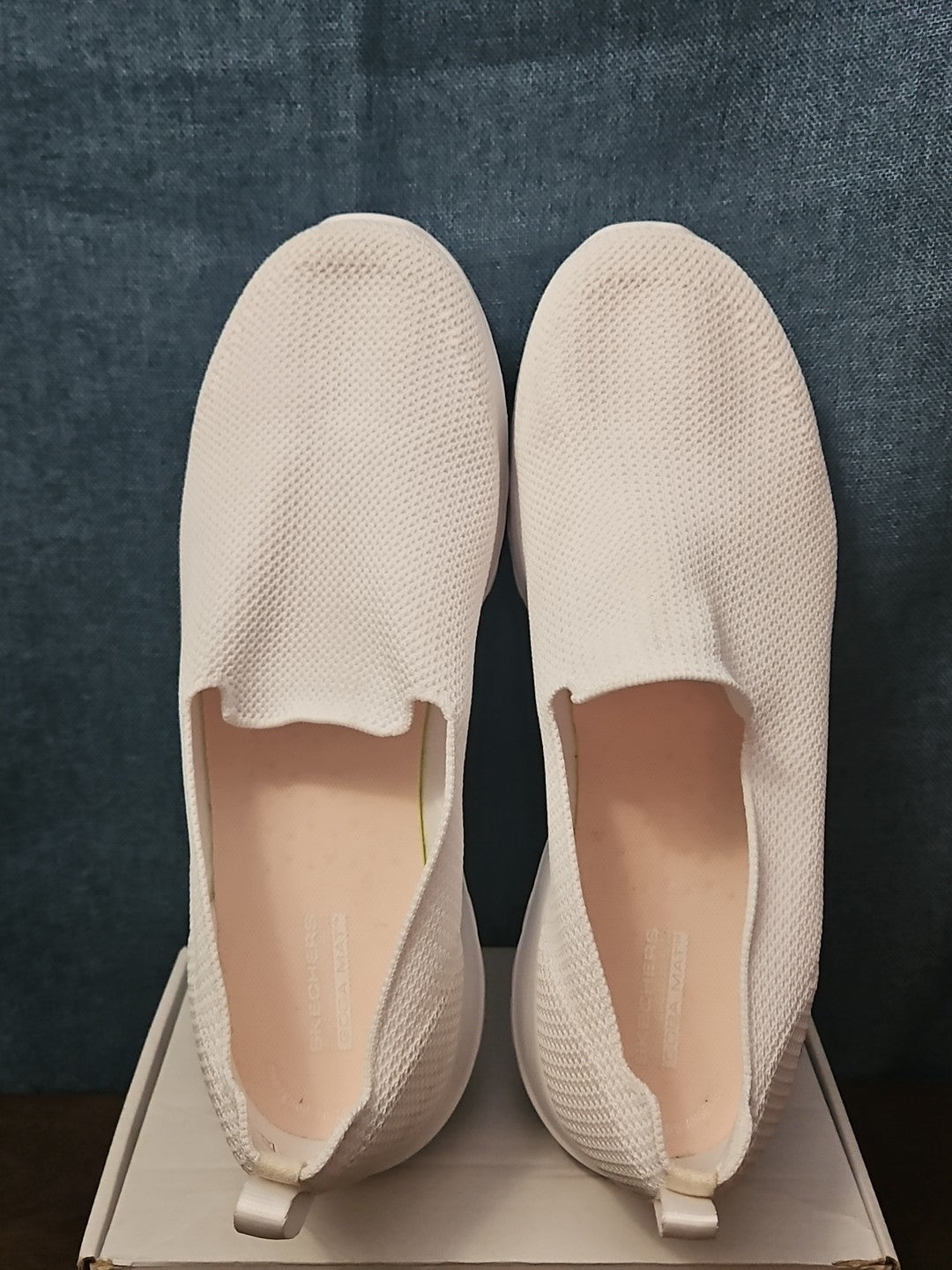 Skechers GO WALK Joy Women’s 11 White Mesh Slip On Air Cooled Goga Mat 124187