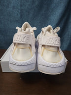 Nike Air Huarache Triple White GS 654275-110 Size 6.5Y | Women's 8 | Retro