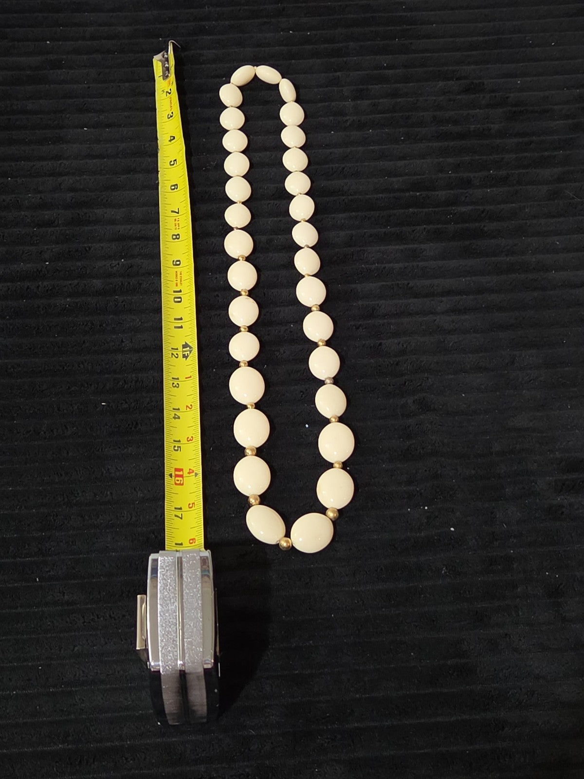 Vintage Cream Lucite Bead Necklace Graduated Flat Oval Disc Chain 32" No Clasp