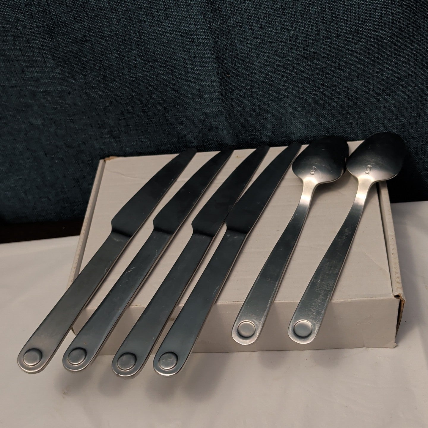 6 Pc GOURMET SETTINGS TAXI Flatware Set | 18/8 Stainless | 4 Knives | 2 Spoons