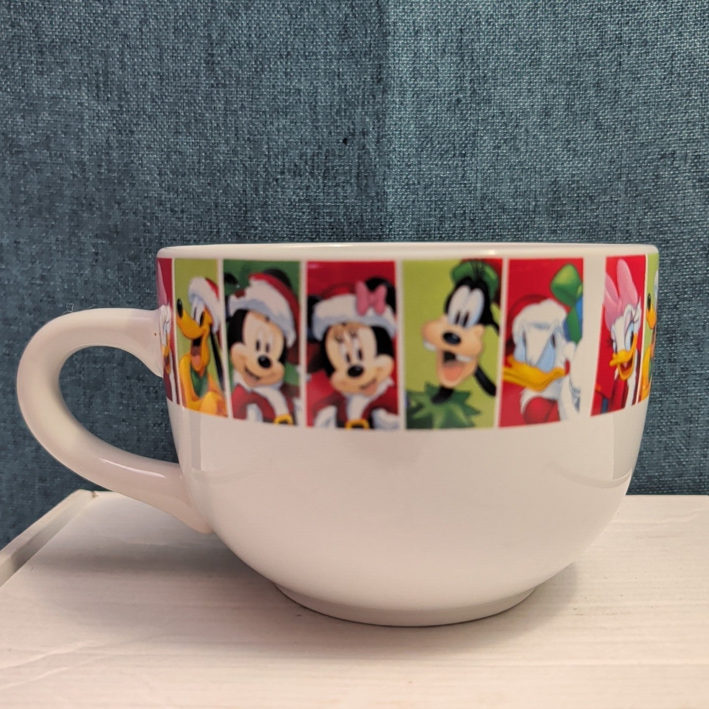 Disney Christmas Jumbo Mug Mickey Minnie Donald Goofy Pluto Galerie Oversized