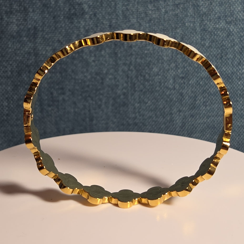 Hinged White Clover Bangle Bracelet Gold Tone Enamel