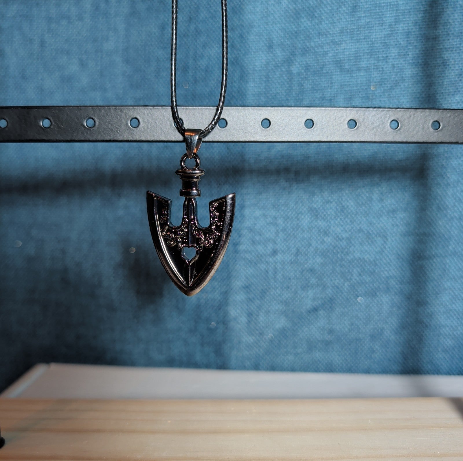 JoJo Bizarre Stand Arrow Killer Queen Metal Pendant