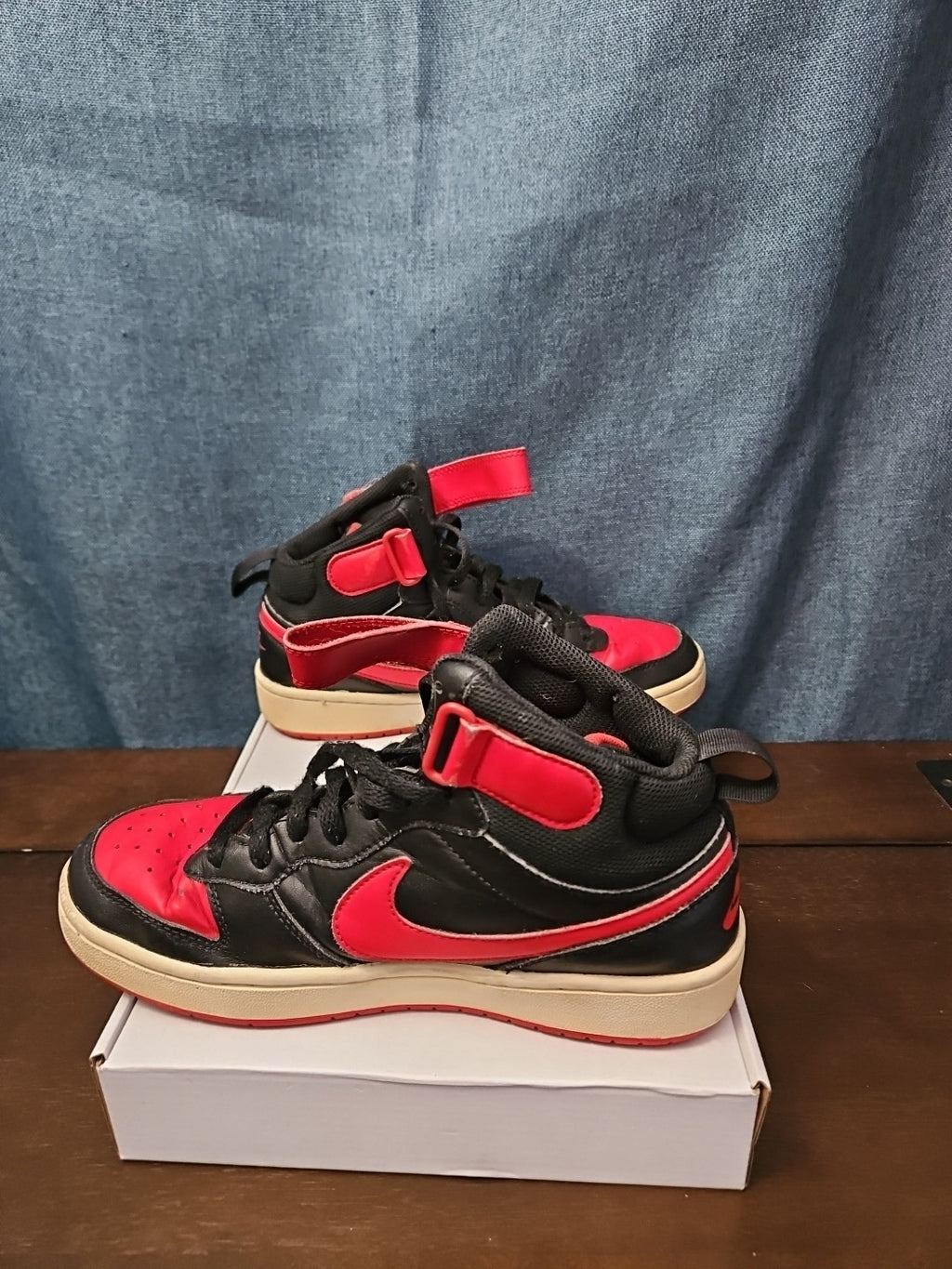 Nike Court Borough Mid 2 GS Bred Black University Red Size 6Y