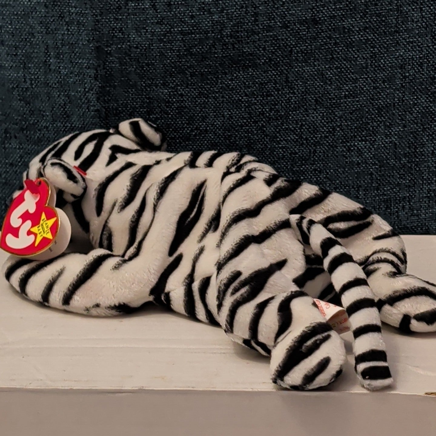 Ty Beanie Baby Blizzard White Tiger 1996 DOB Retired Stuffed Animal MWMT 04163