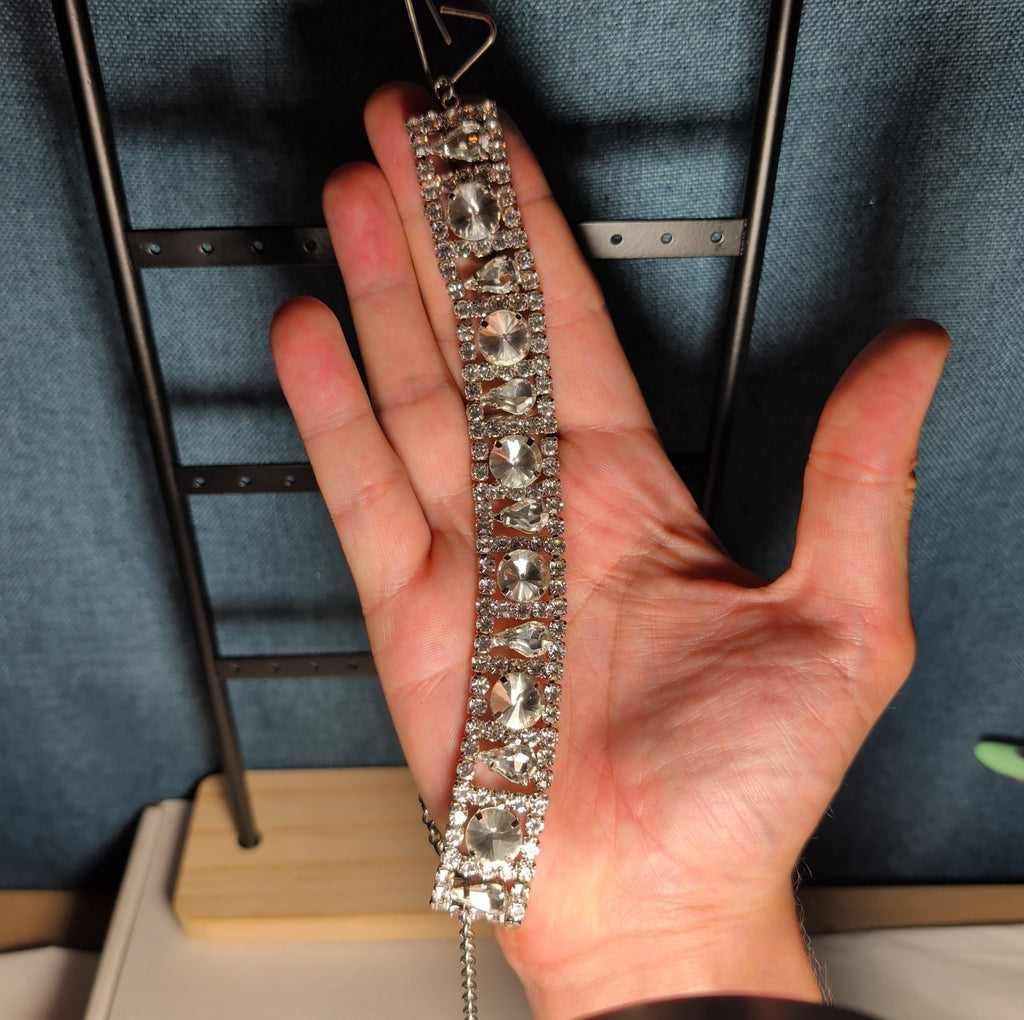 Beautiful Vintage Rhinestone Bracelet 7” w/Safety Chain   403J
