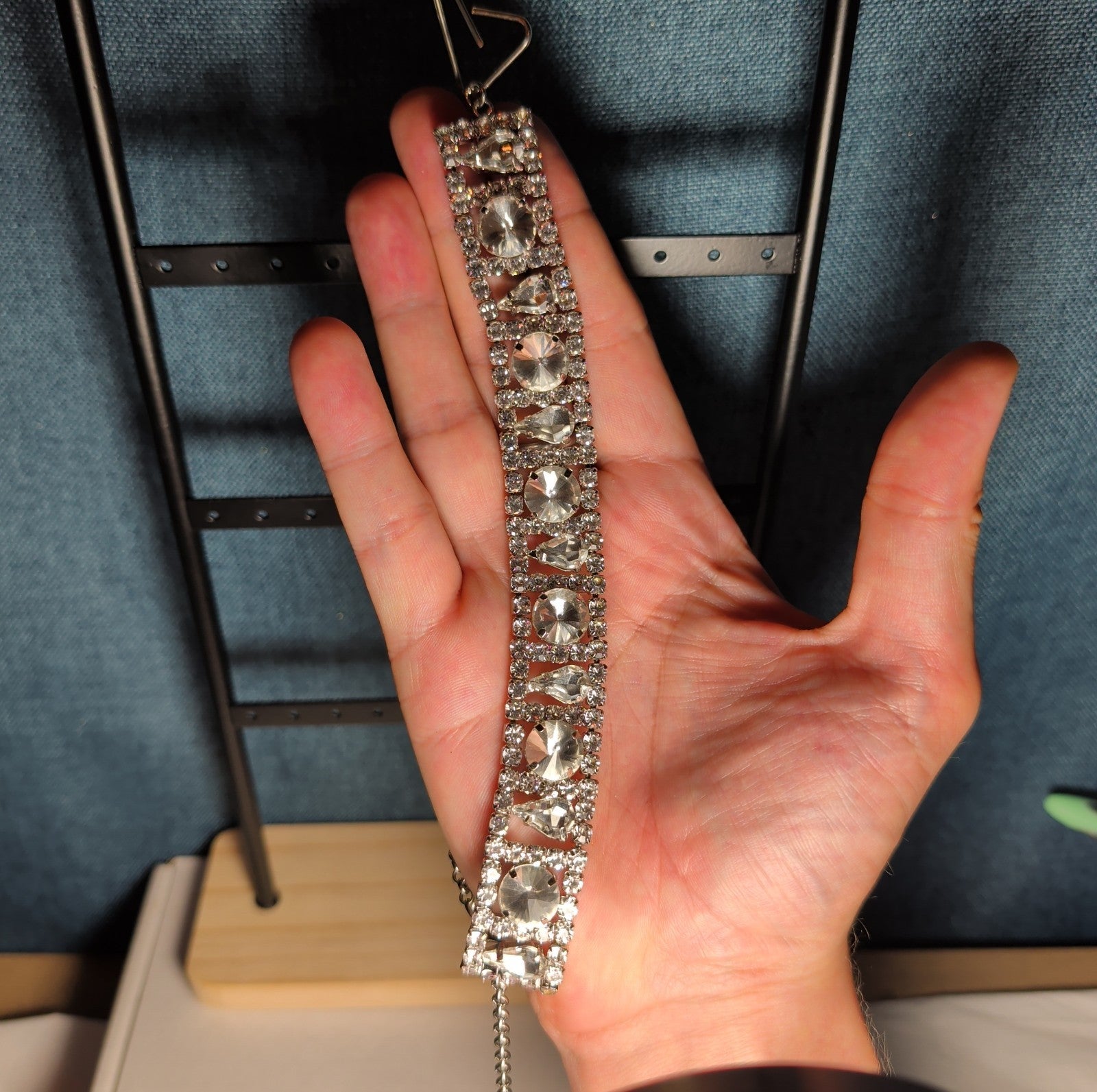Beautiful Vintage Rhinestone Bracelet 7” w/Safety Chain   403J