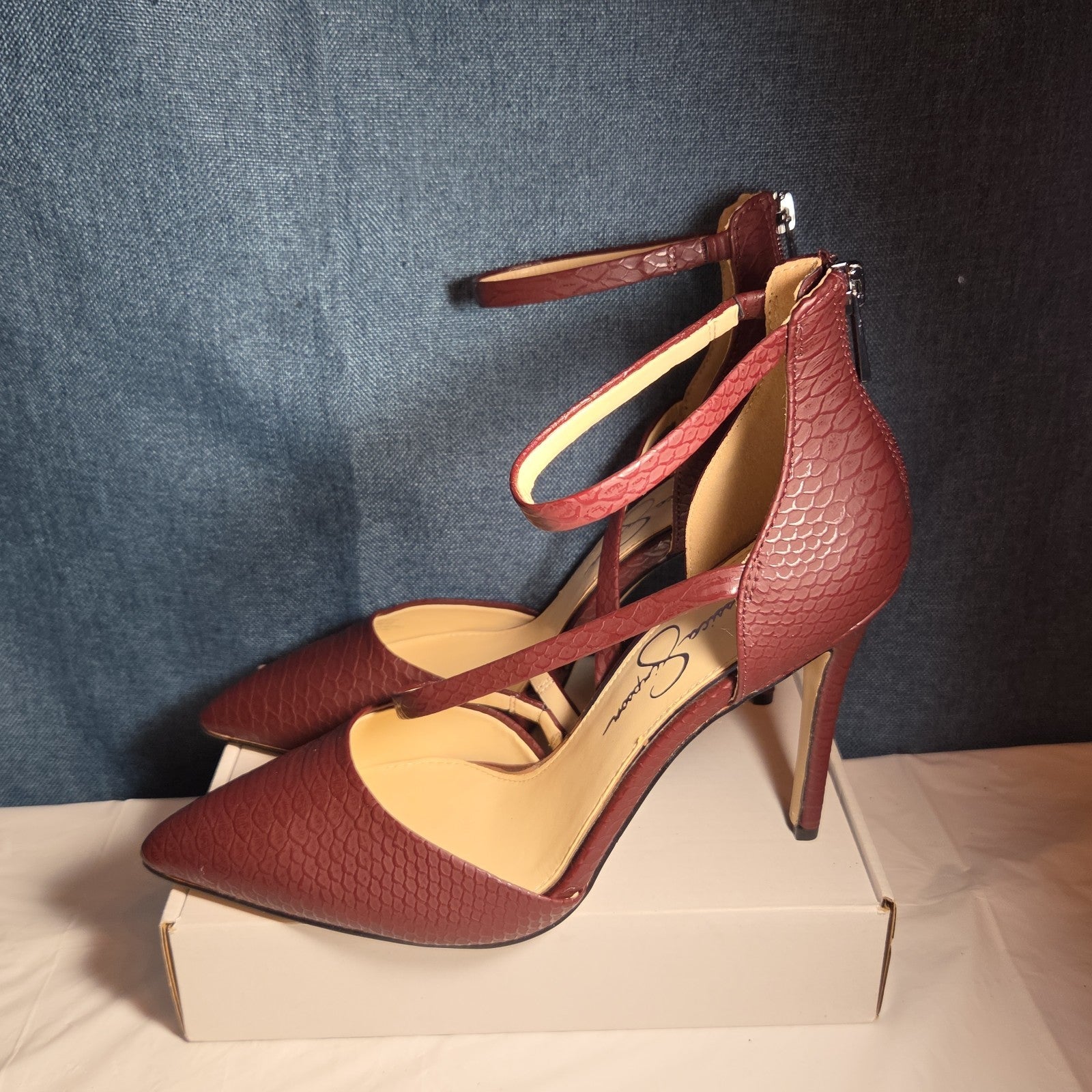 Jessica Simpson Wine Snakeskin Pumps 9M Ankle Strap Pointed Toe Zipper Heels 40