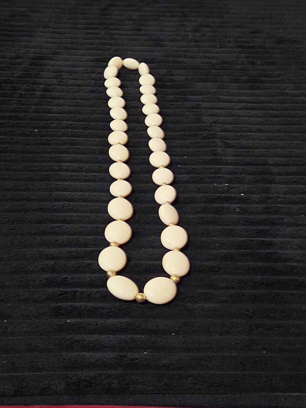 Vintage Cream Lucite Bead Necklace Graduated Flat Oval Disc Chain 32" No Clasp
