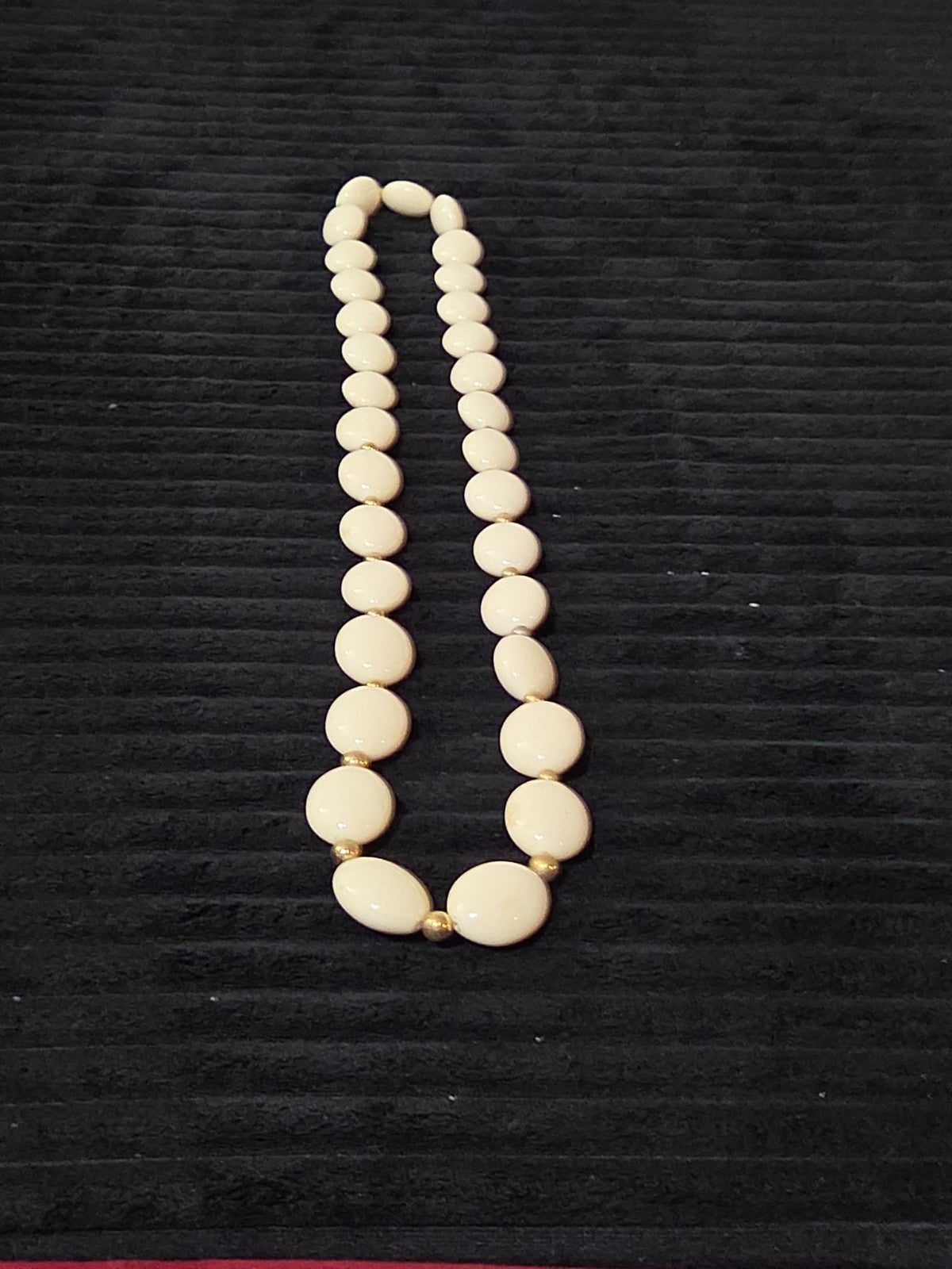 Vintage Cream Lucite Bead Necklace Graduated Flat Oval Disc Chain 32" No Clasp
