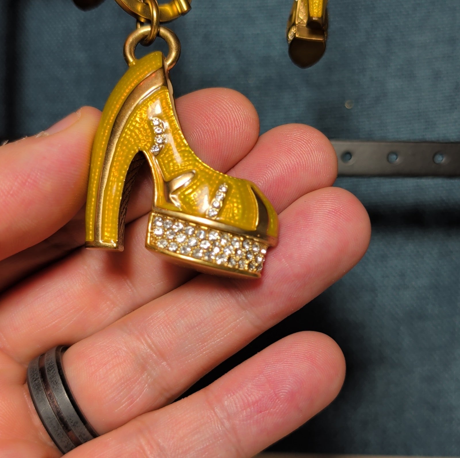 High Heel Shoe Pendant Necklace Gold Tone Rhinestone Y2K