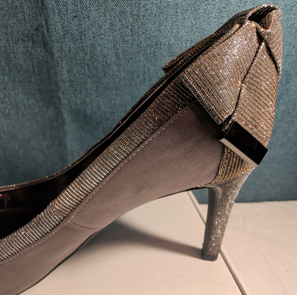 J Renee Silver Sparkly Bow Pumps 8.5 M Pointed Toe Metallic Satin