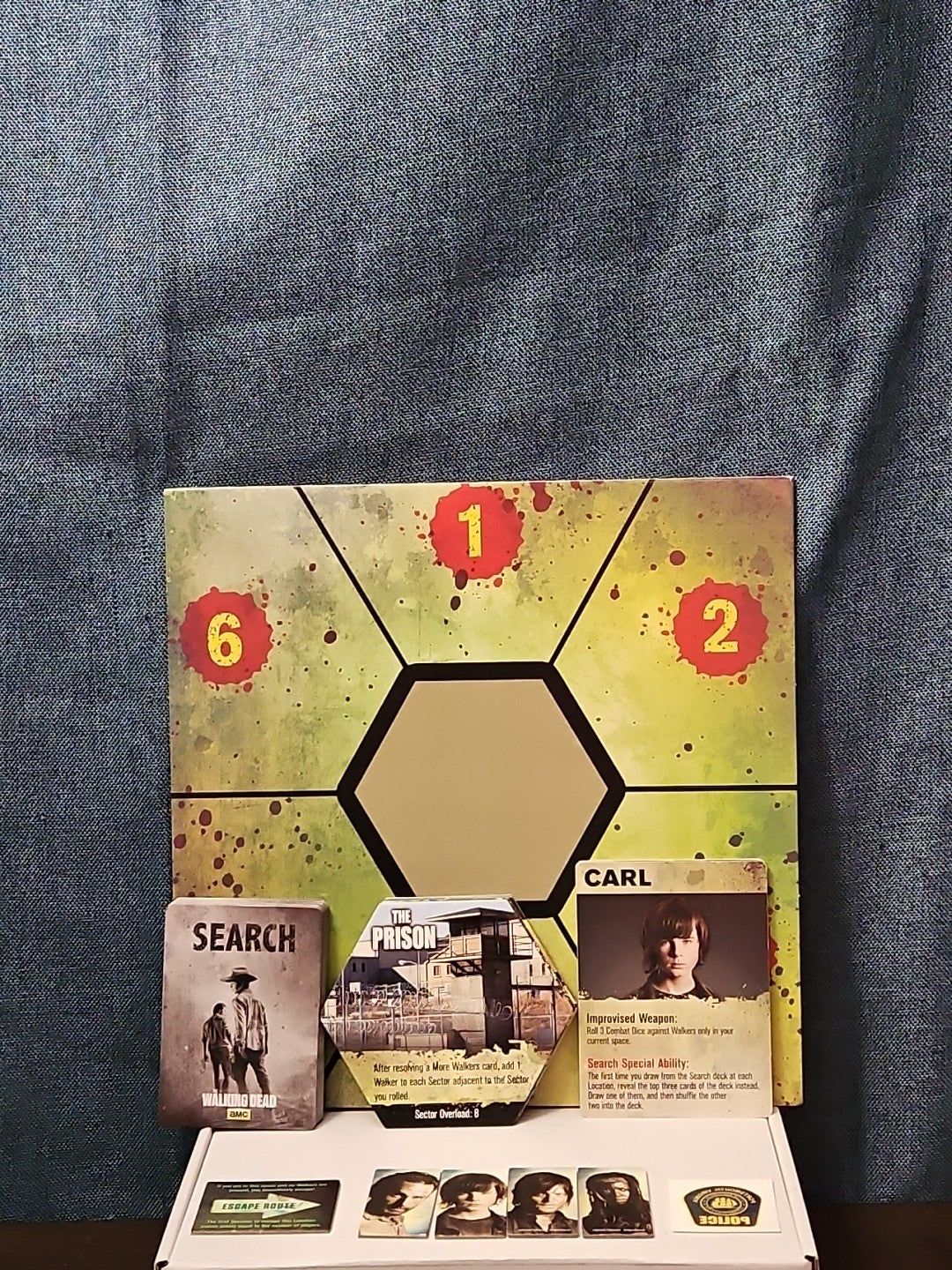The Walking Dead: Don't Look Back Dice Game | AMC Cryptozoic | Rick Daryl
