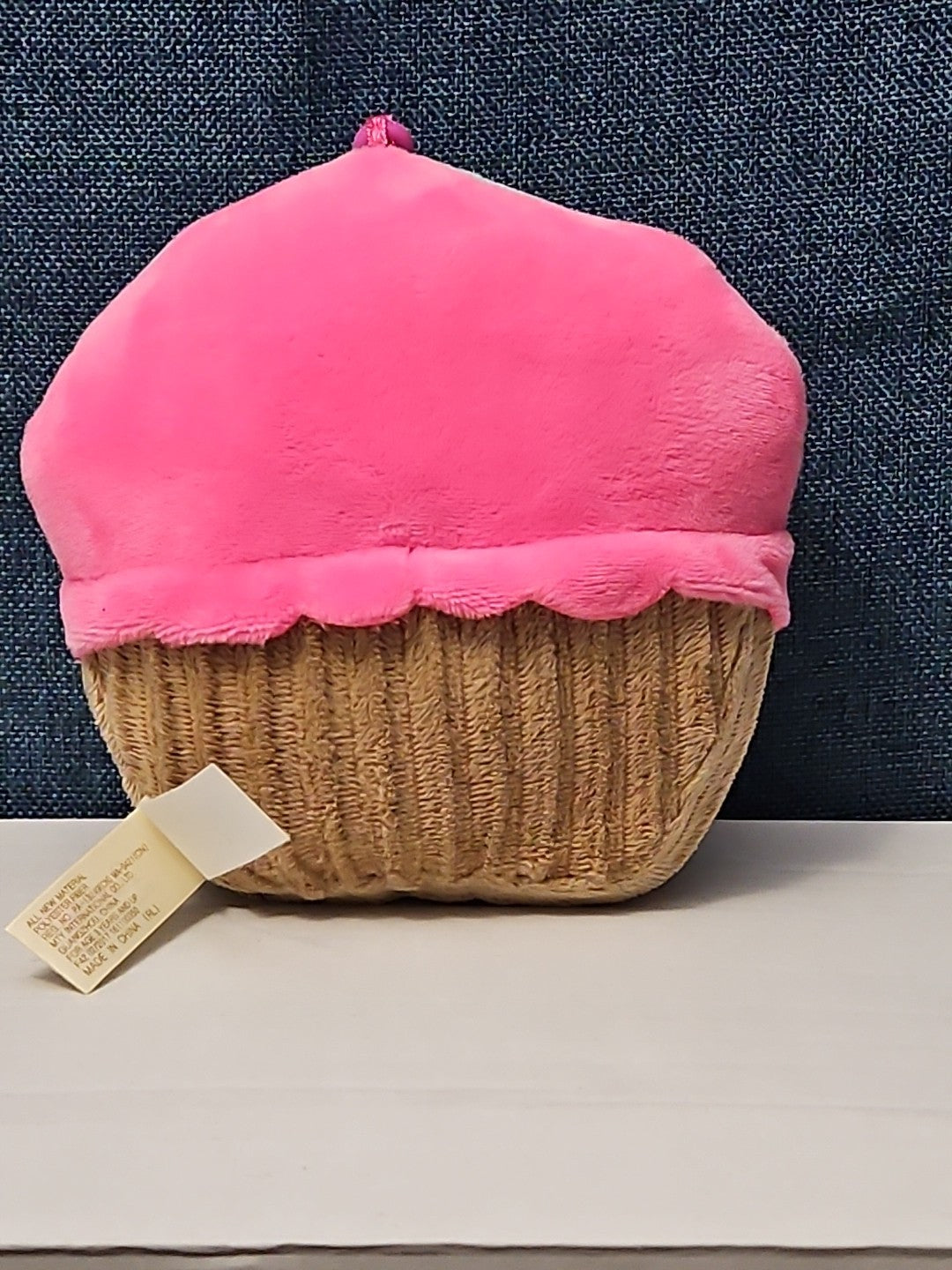 Dan Dee Cupcake Plush Keychain | Pink Happy Face Bag Clip | Kawaii Food Stuffed