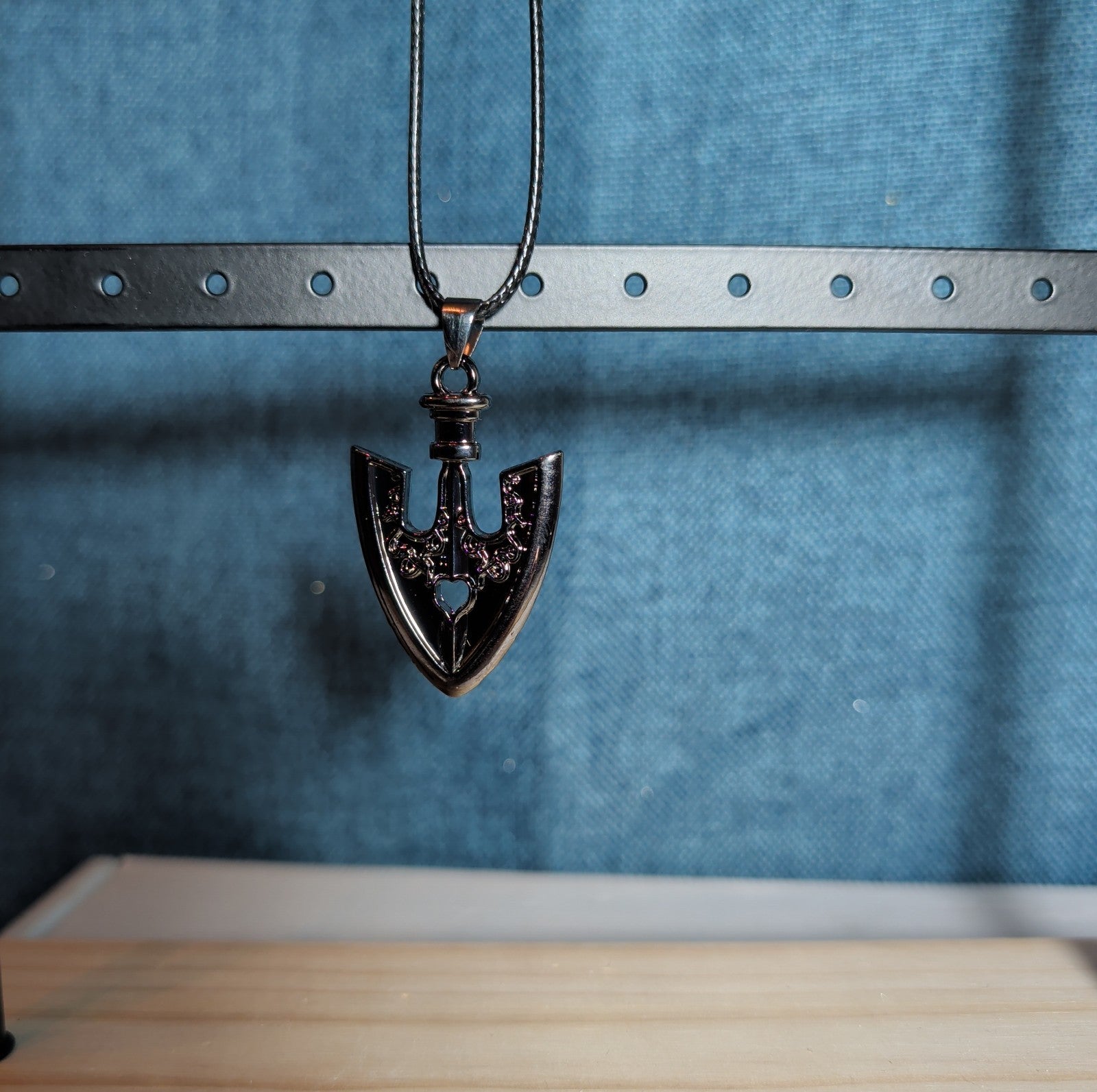JoJo Bizarre Stand Arrow Killer Queen Metal Pendant