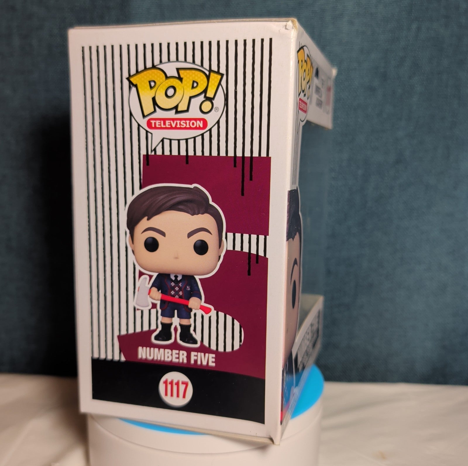 Funko Pop Television Umbrella Academy Number Five 1117 Vinyl in Box w Protector