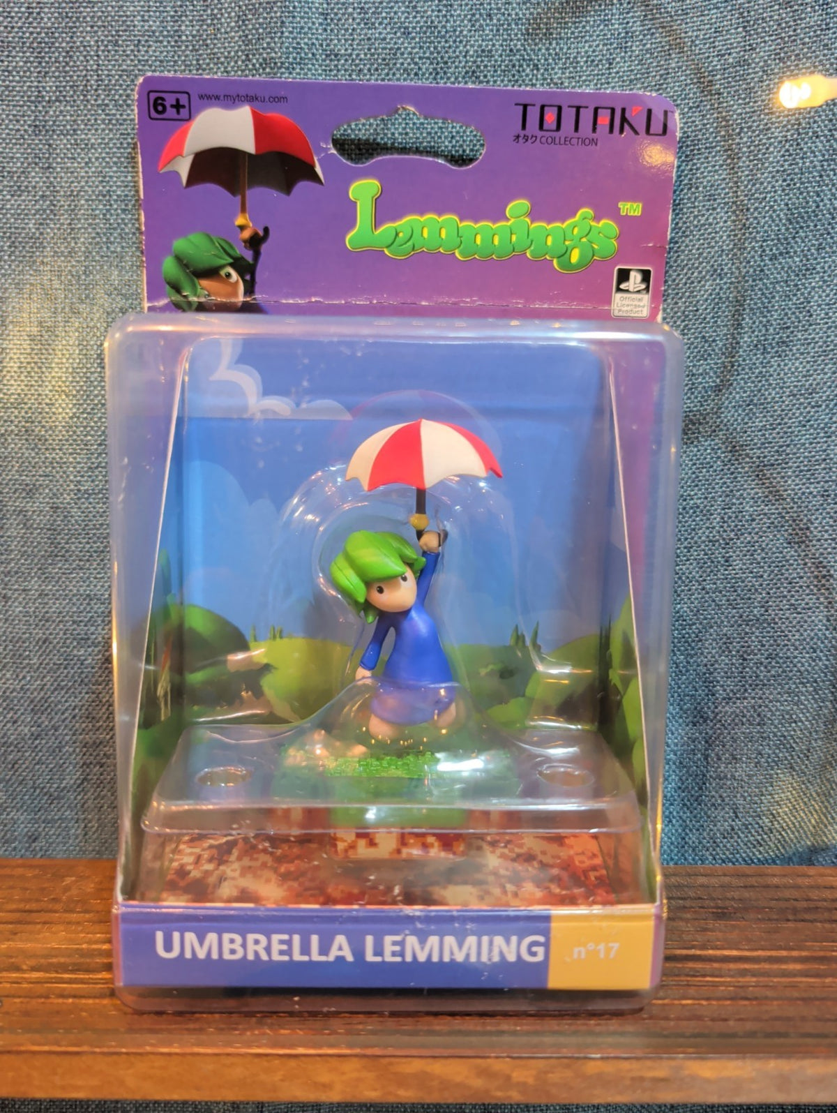 Totaku #17 Umbrella Lemming Figure Sony PlayStation Retro Gaming NIB