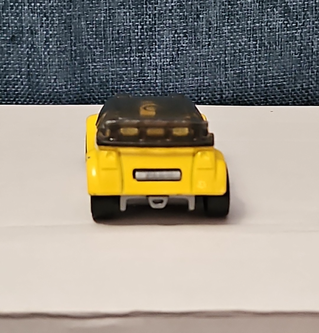 Hot Wheels Super Gnat | 2013 HW Stunt Track Aces | Yellow #55 Race Car
