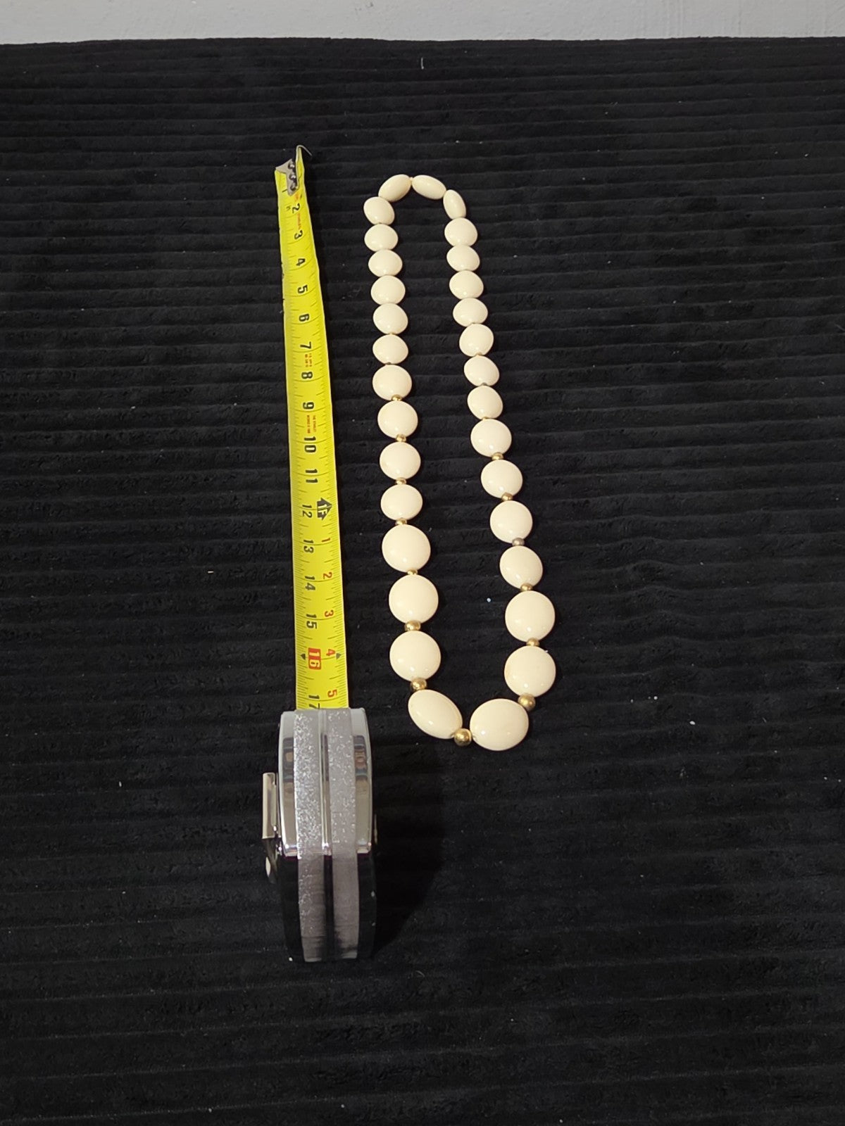 Vintage Cream Lucite Bead Necklace Graduated Flat Oval Disc Chain 32" No Clasp