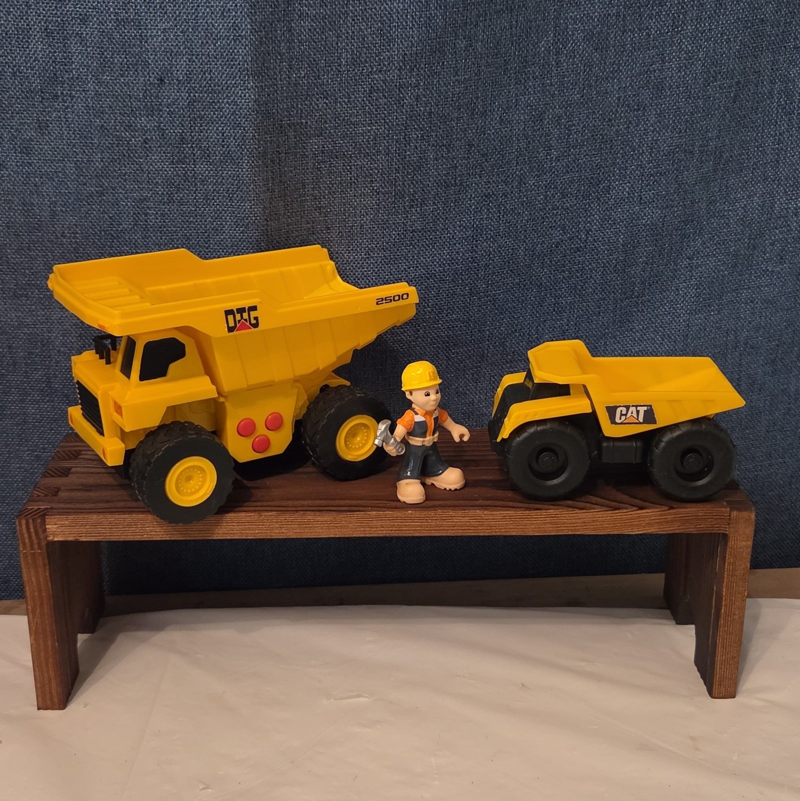 Toy Dump Truck Lot of 2 CAT & DIG 2500 Plastic Sandbox Vehicles