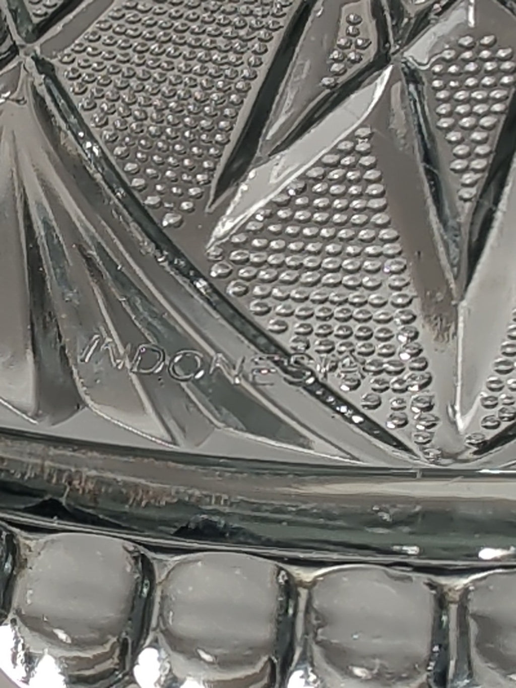 KIG Indonesia 10" Pressed Glass Bowl Starburst Floral MCM Centerpiece Serving