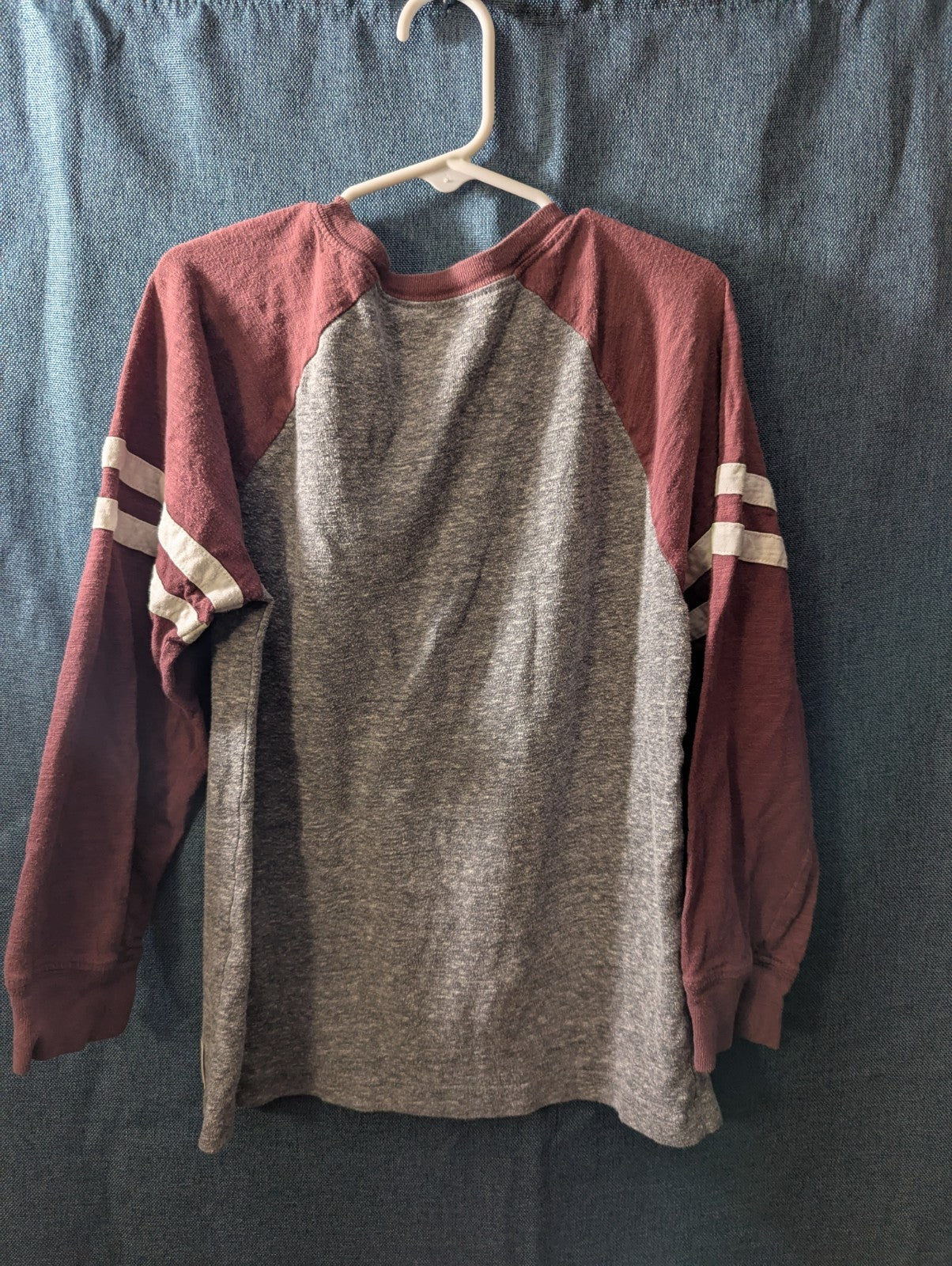 OshKosh B'gosh Boys Shirt Size 7 Henley Raglan Gray Maroon Varsity Stripe