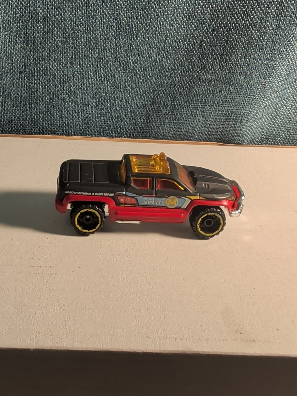 Hot Wheels Off-Duty Truck | Graffiti Removal Service | 2016 HW City Works |