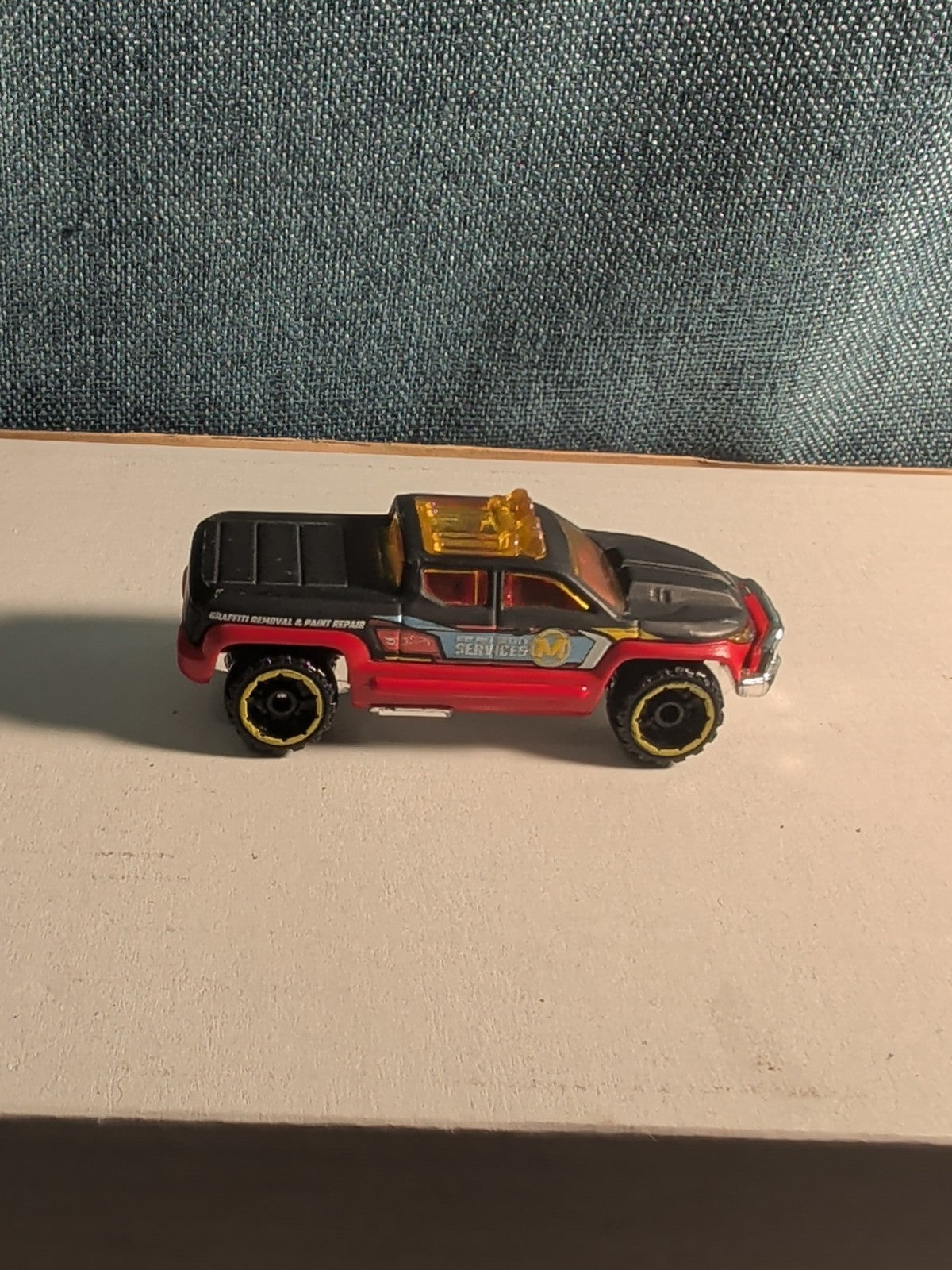 Hot Wheels Off-Duty Truck | Graffiti Removal Service | 2016 HW City Works |