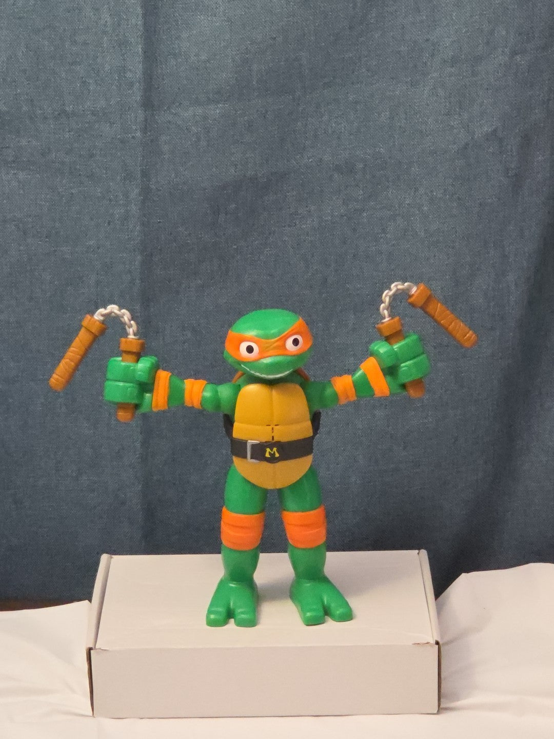 Teenage Mutant Ninja Turtles TMNT Stretch N Shout Michelangelo Talking Figure