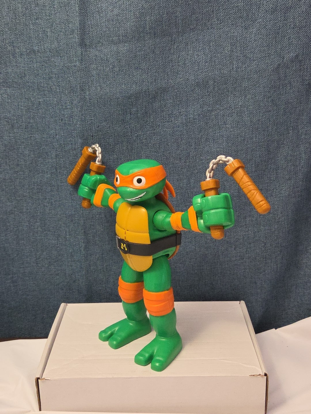 Teenage Mutant Ninja Turtles TMNT Stretch N Shout Michelangelo Talking Figure