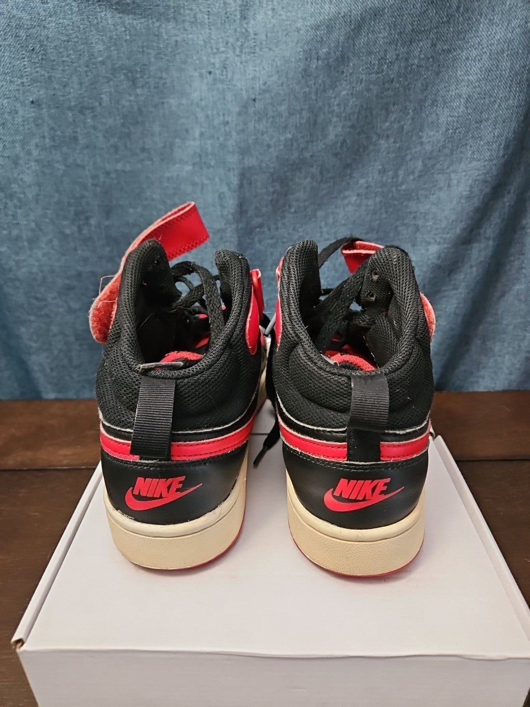 Nike Court Borough Mid 2 GS Bred Black University Red Size 6Y