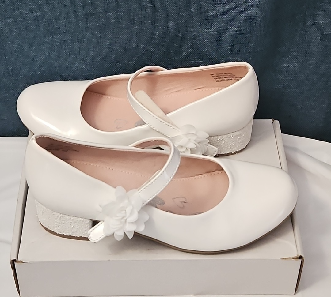 Olive & Edie Girls White Patent Heidie Pump Size 2 | Sparkly Glitter Heel Mary J