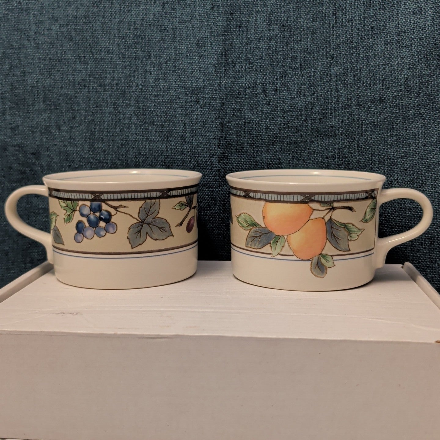 Set of 2 Mikasa Intaglio GARDEN HARVEST Cups | CAC29 8oz Flat Mugs | Vintage 90s