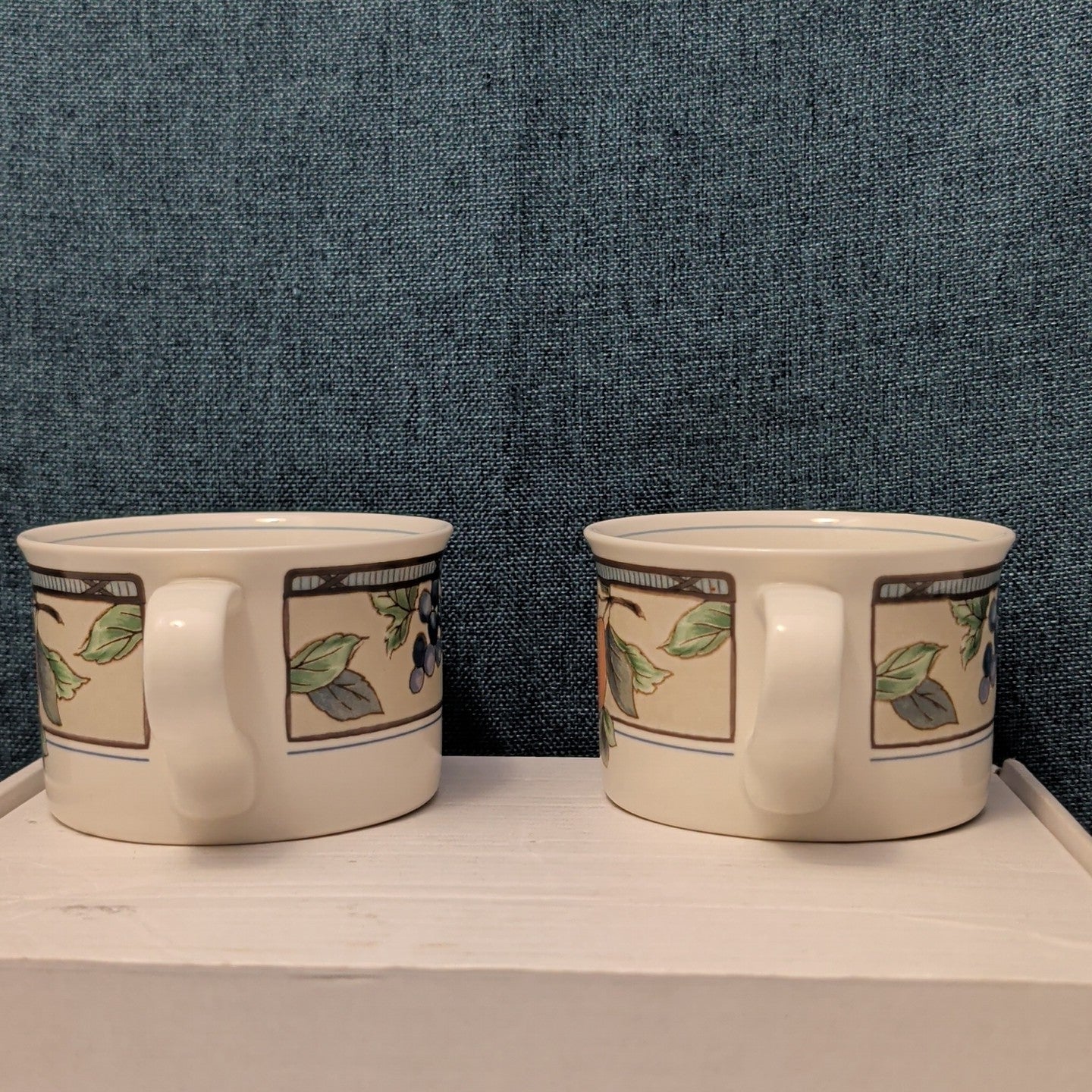 Set of 2 Mikasa Intaglio GARDEN HARVEST Cups | CAC29 8oz Flat Mugs | Vintage 90s