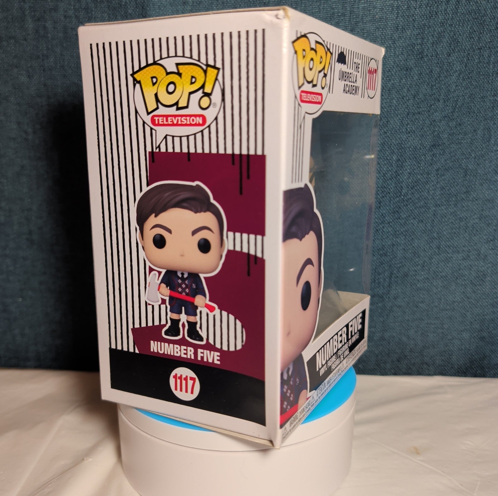 Funko Pop Television Umbrella Academy Number Five 1117 Vinyl in Box w Protector