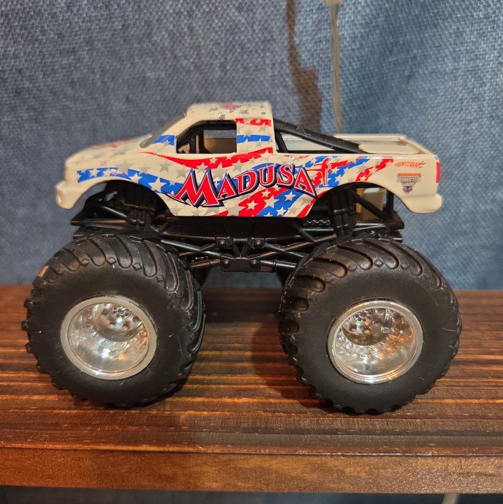 Hot Wheels Monster Jam Madusa Truck Diecast 2011