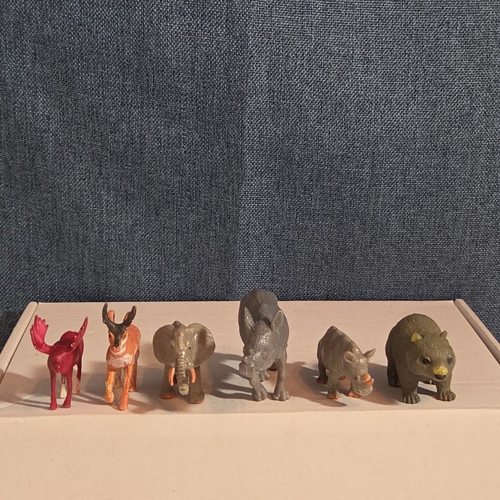 Plastic Animal Figures Toy Lot 24pc Safari Farm Zoo Animals