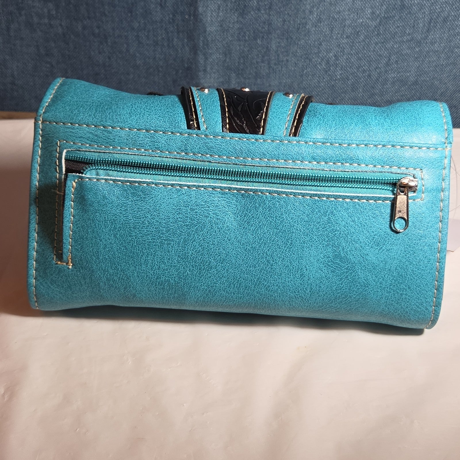 Turquoise Western Buckle Floral Trifold Crossbody Wallet NWT