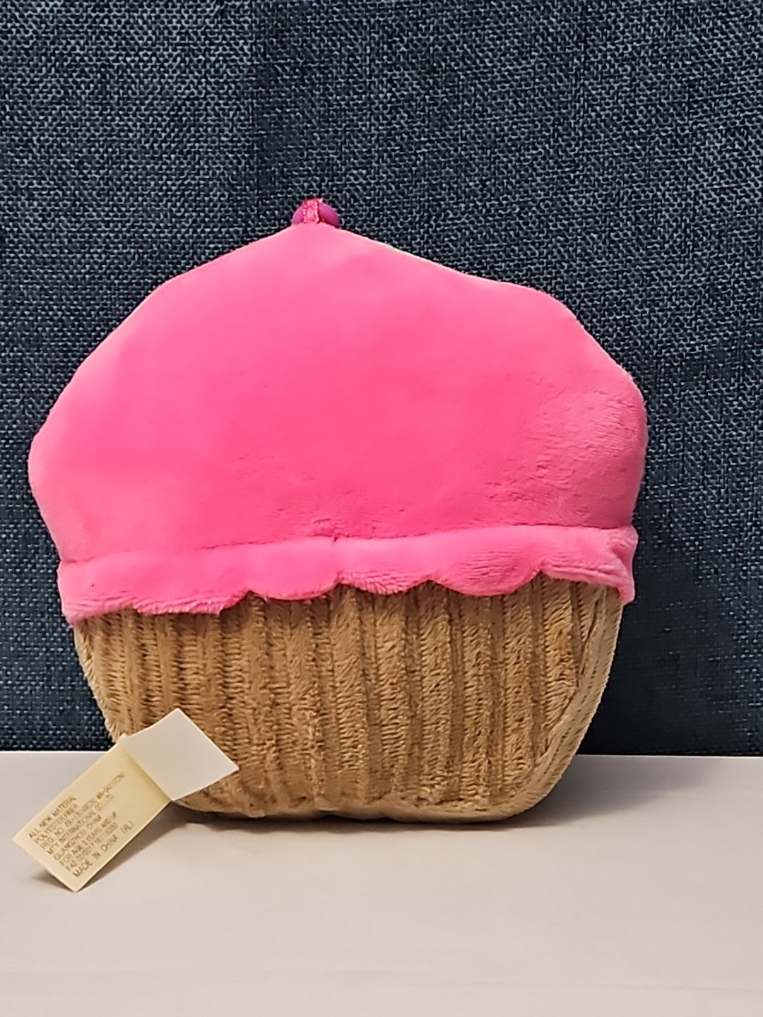 Dan Dee Cupcake Plush Keychain | Pink Happy Face Bag Clip | Kawaii Food Stuffed