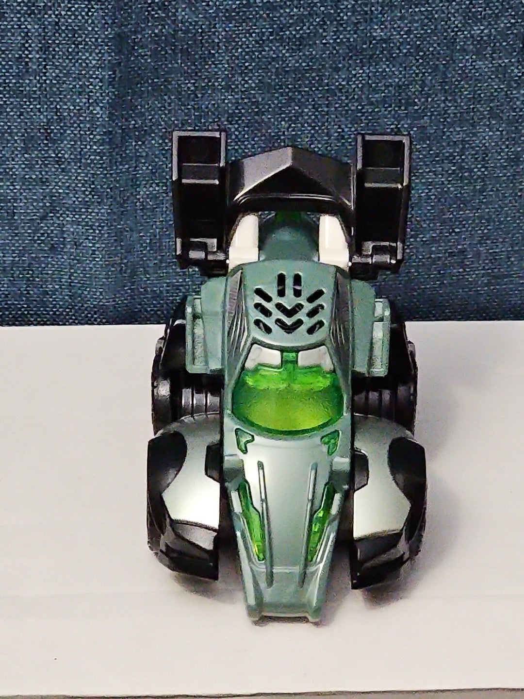 VTech Switch & Go Dinos Turbo Triceratops Transforming Race Car | Friction Motor